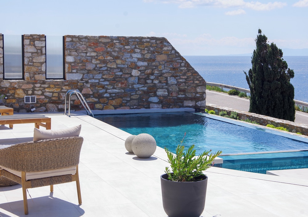 Private pool
