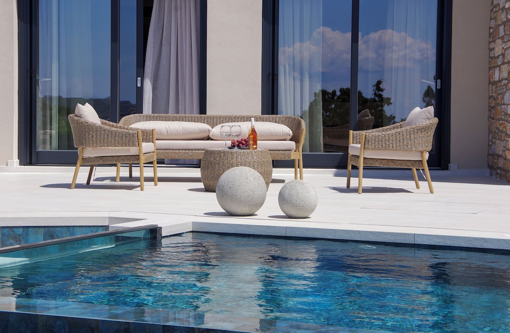 Private pool