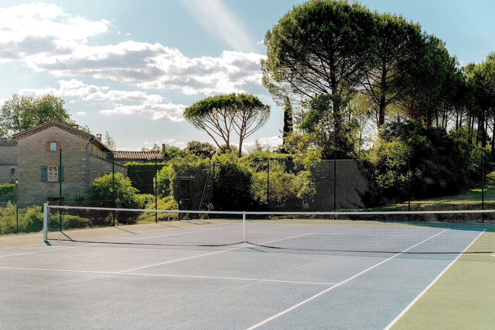 Tennis court