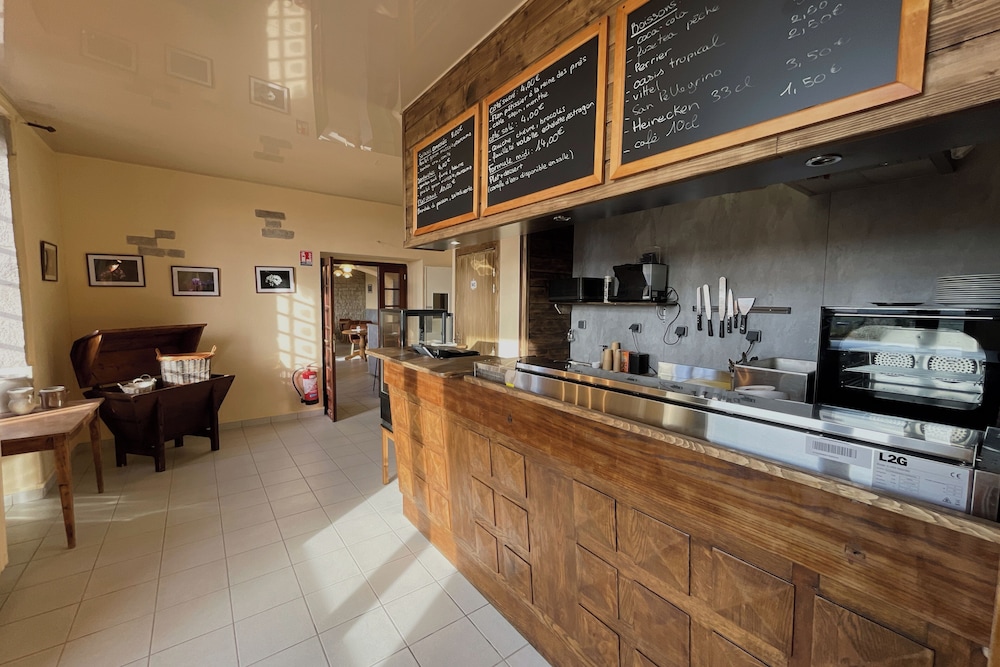 Snack bar