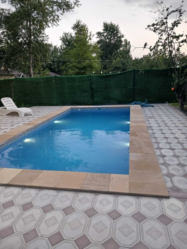 Private pool