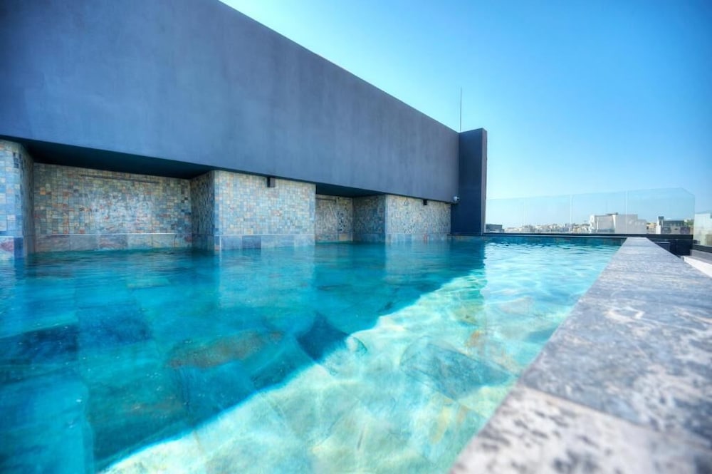 Rooftop pool