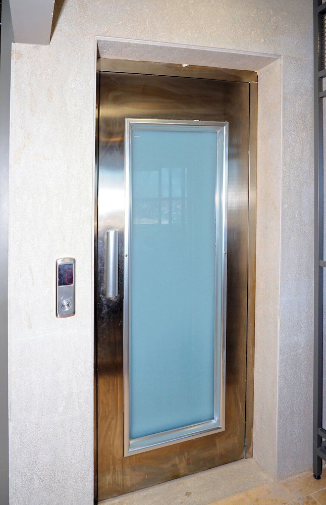 Elevator