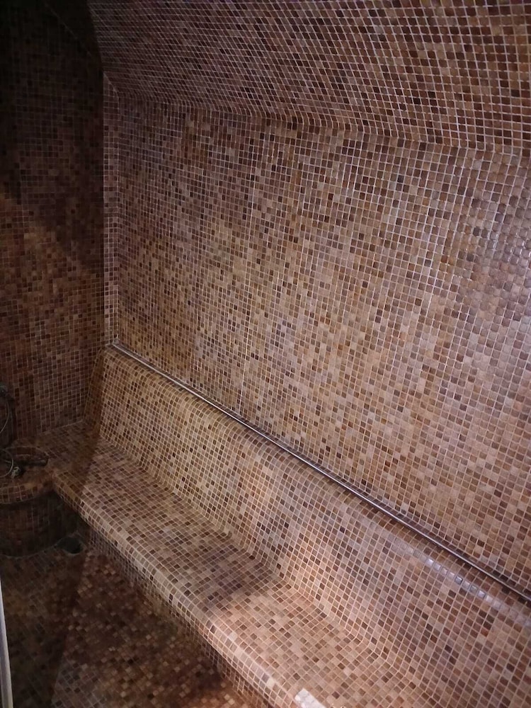 Steam room