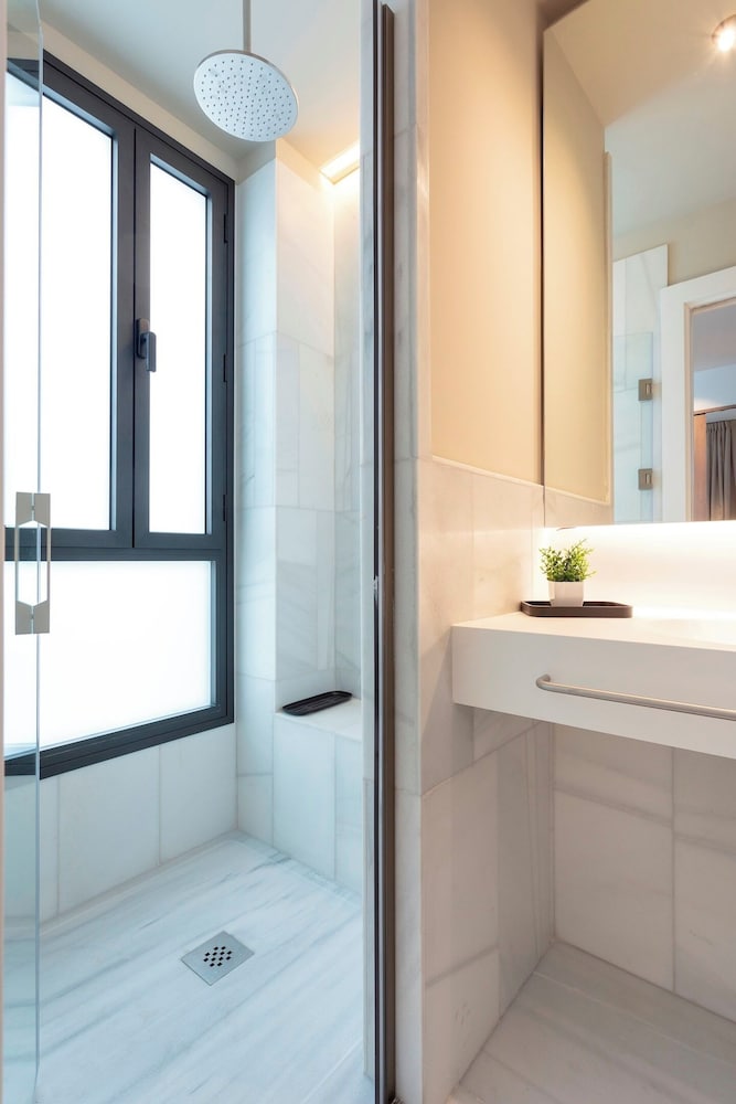 Bathroom shower