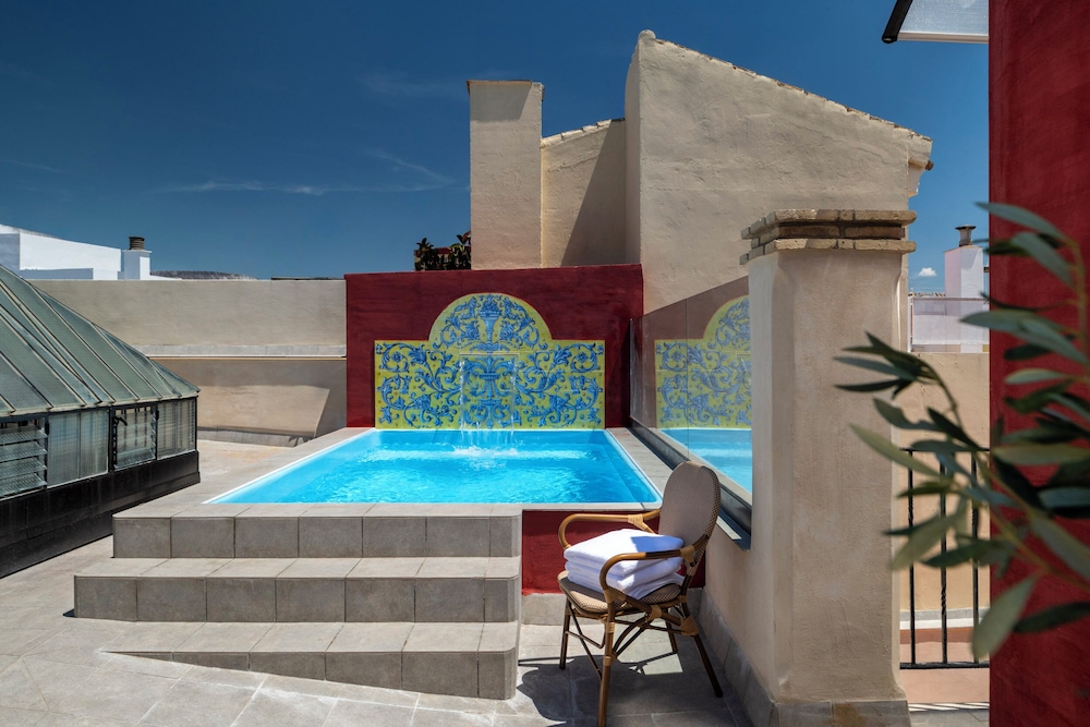 Rooftop pool