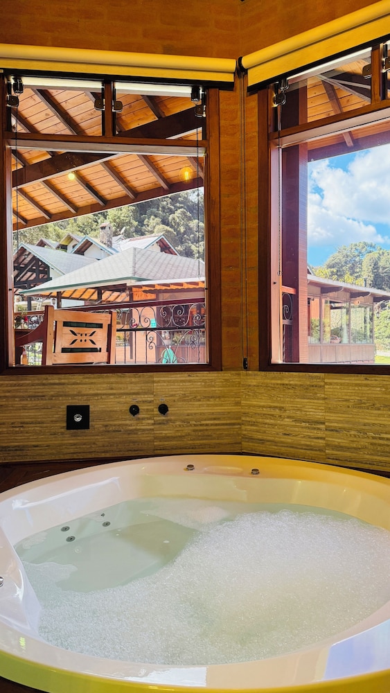 Private spa tub