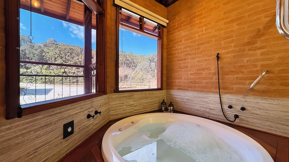 Private spa tub