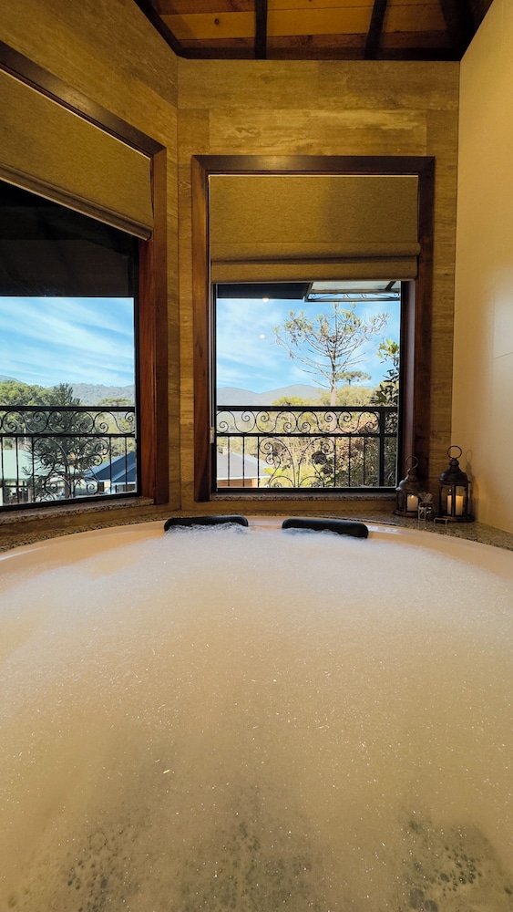 Private spa tub