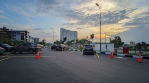 thumbnail: Parking