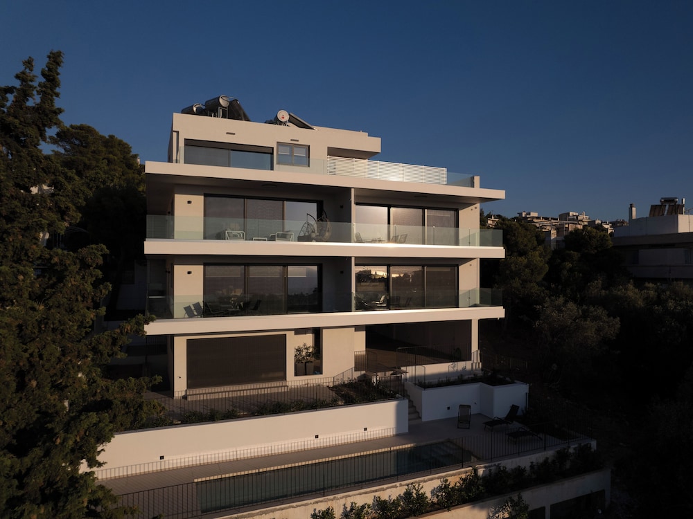 Front of property - evening/night