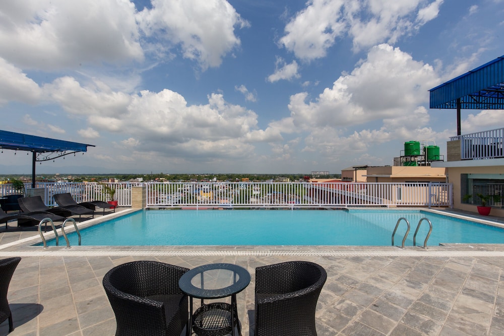 Rooftop pool