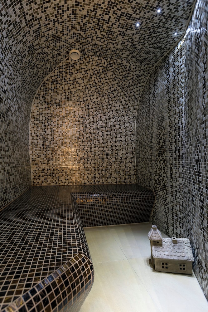 Steam room