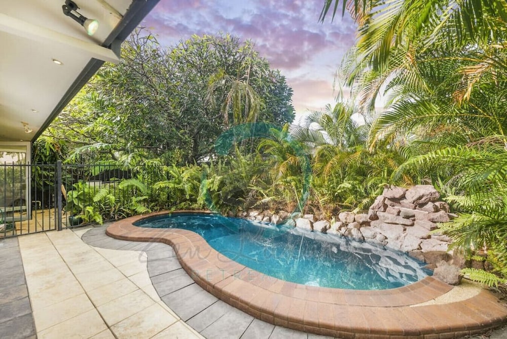 Private pool