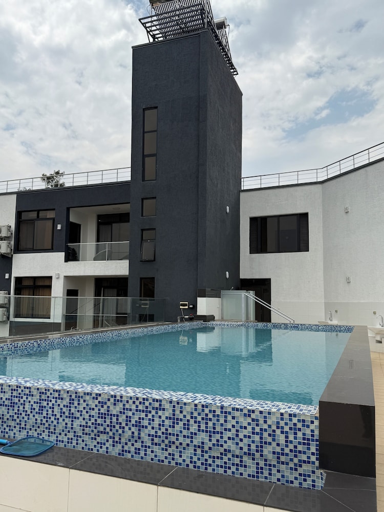 Rooftop pool