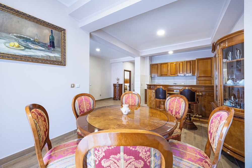In-room dining