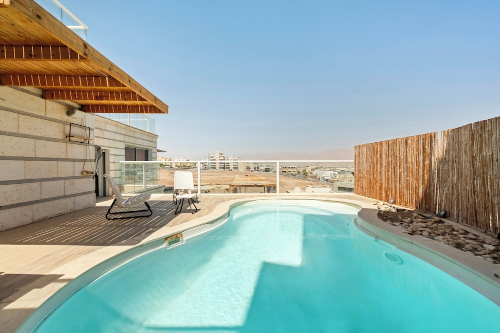 Rooftop pool