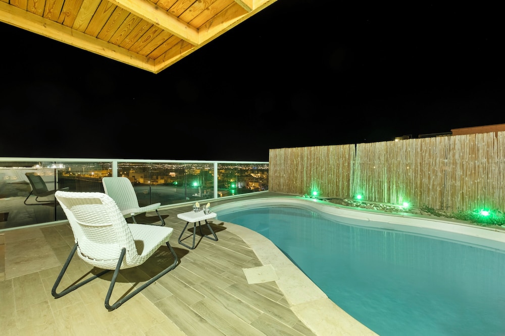 Rooftop pool