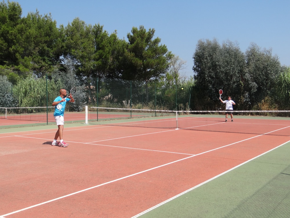Tennis court
