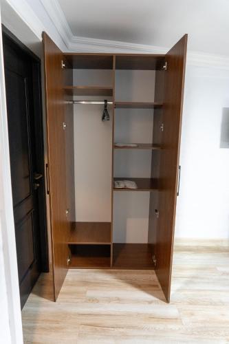 410987459.jpg