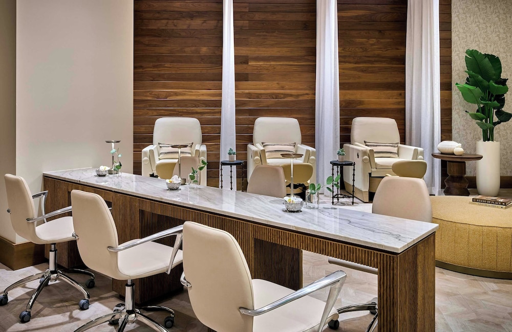 Nail salon