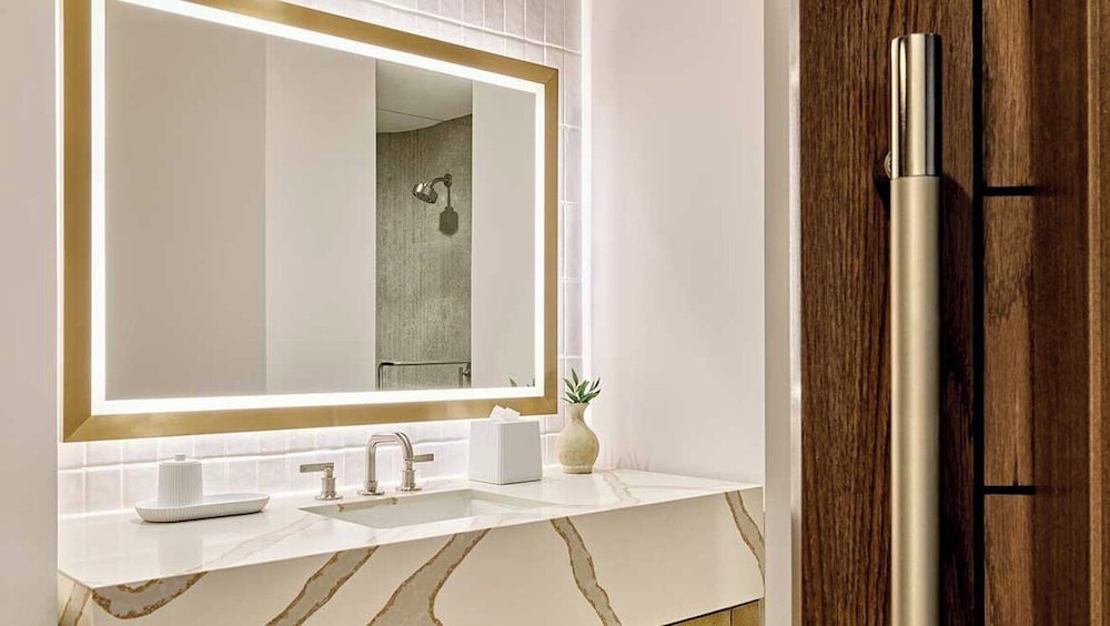 Bathroom sink