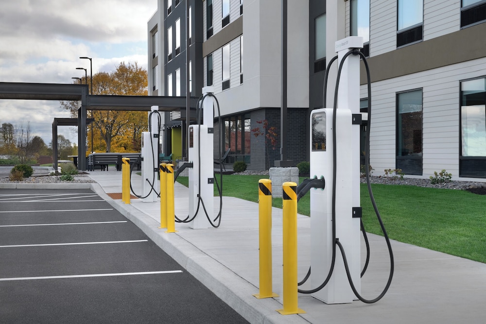 Electric vehicle charging station