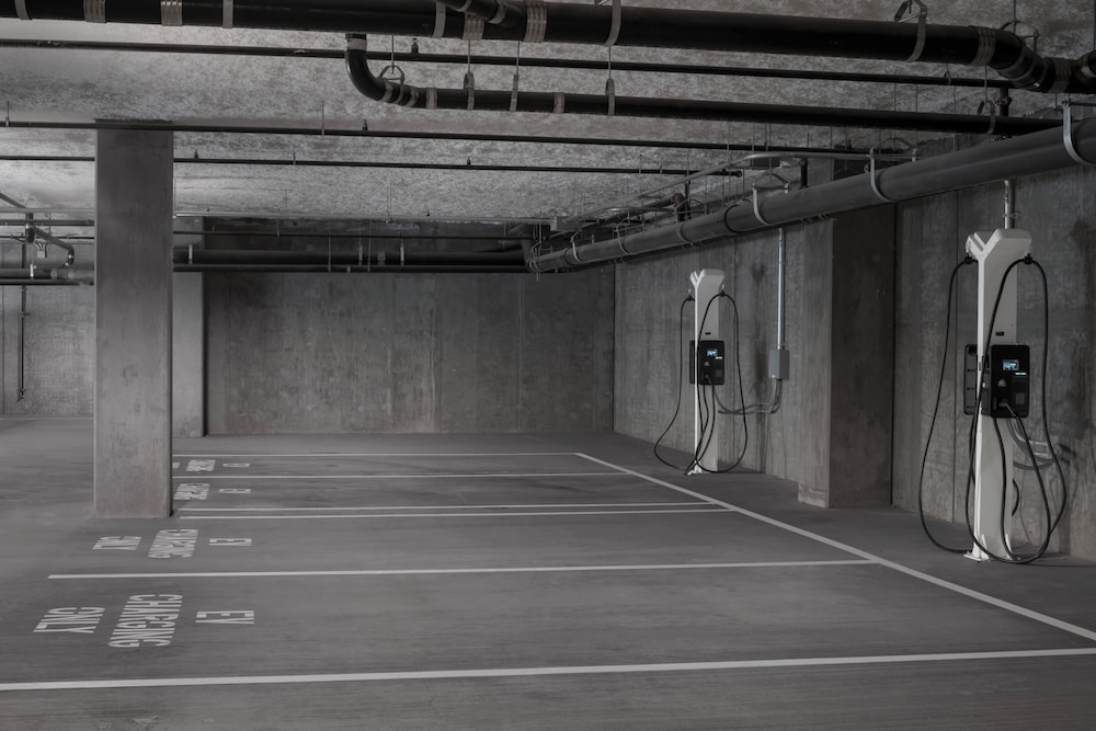 Electric vehicle charging station
