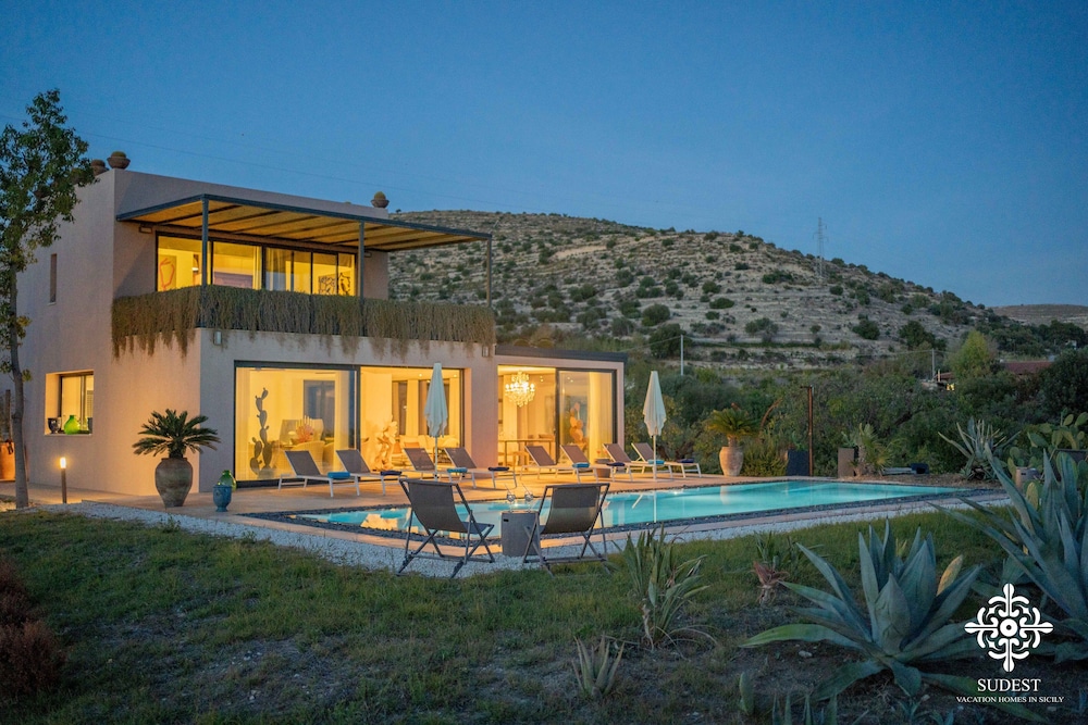 Front of property - evening/night