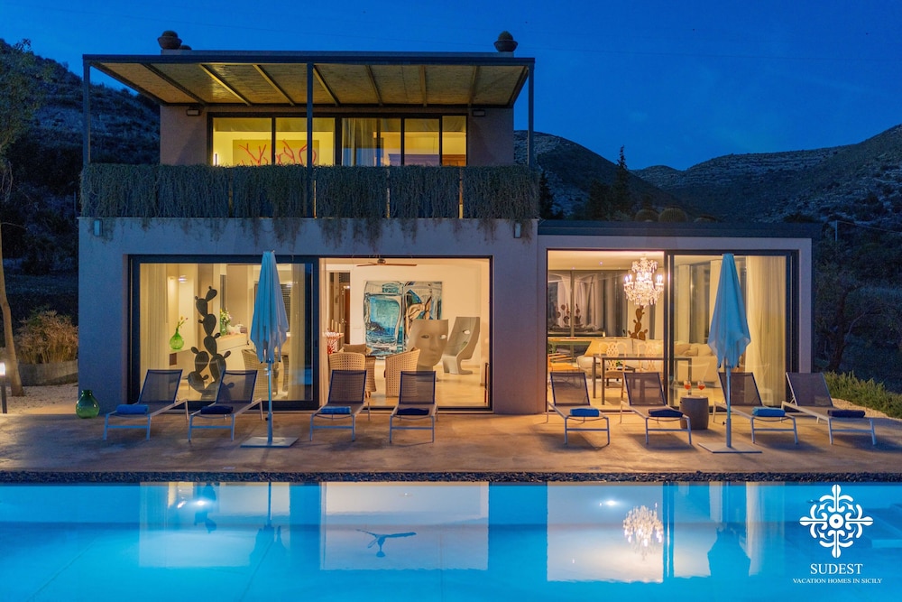 Front of property - evening/night
