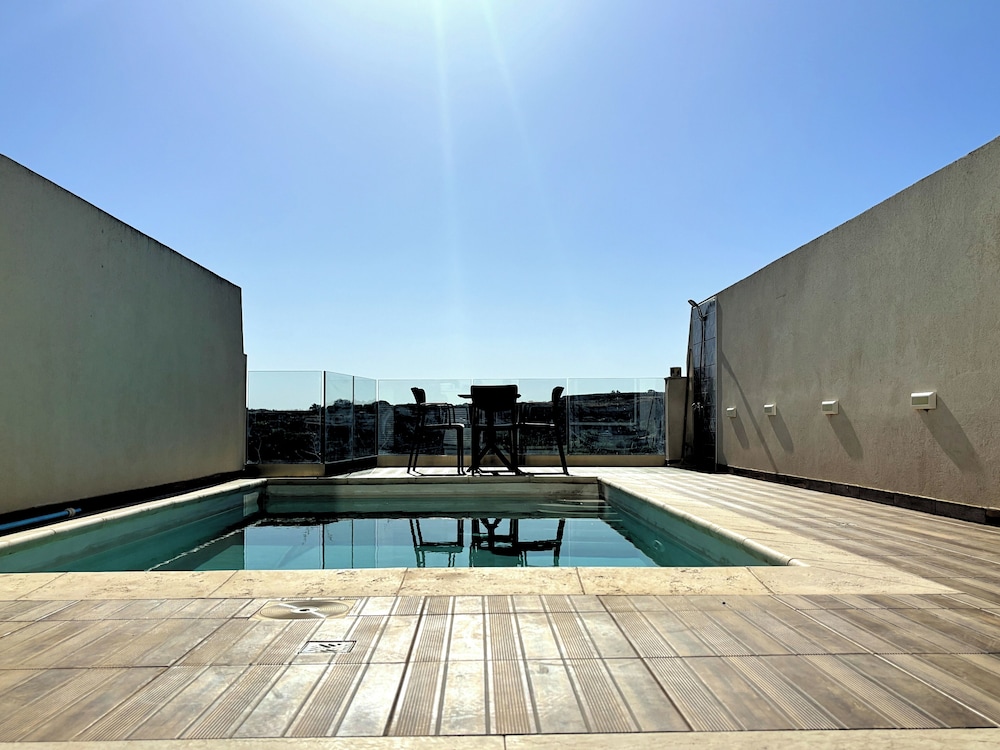 Sundeck