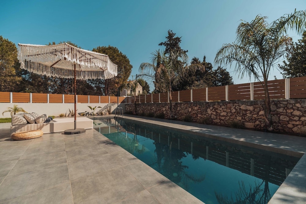Private pool