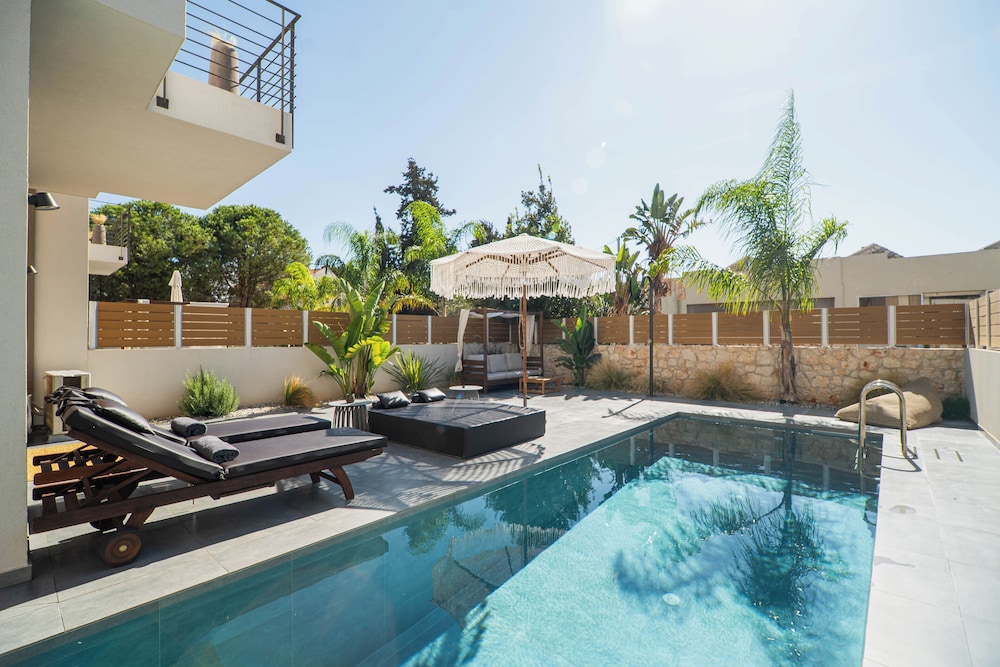 Private pool