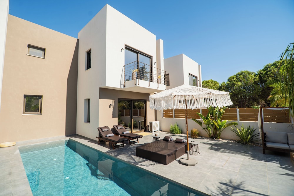Private pool