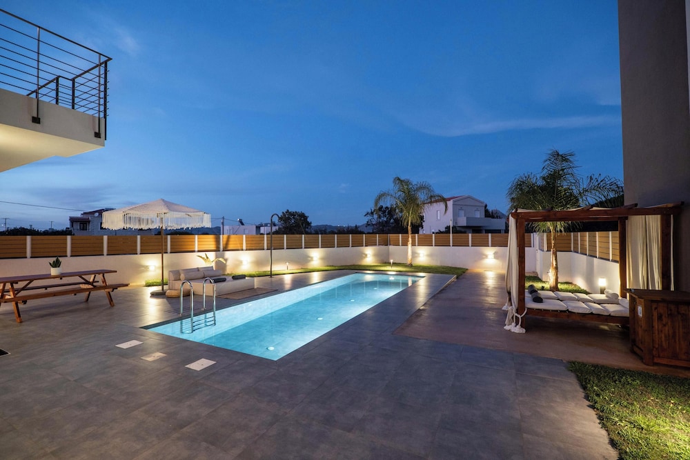 Private pool