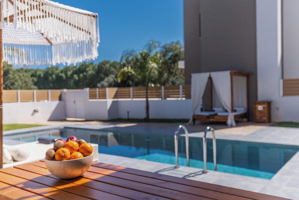 Private pool