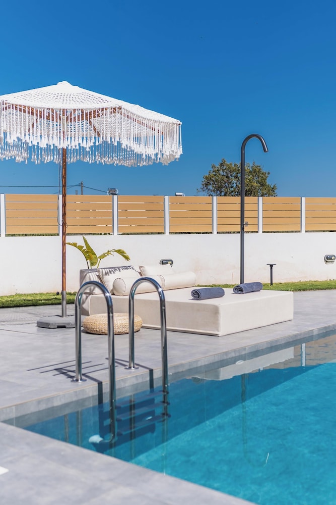 Private pool