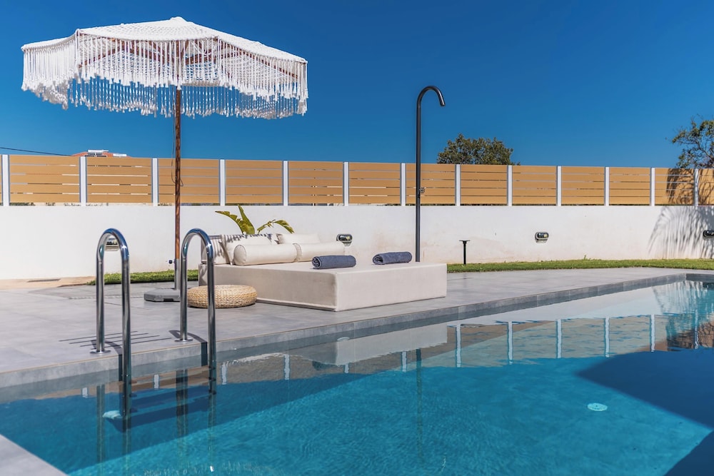 Private pool