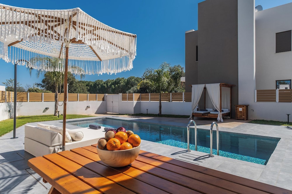 Private pool