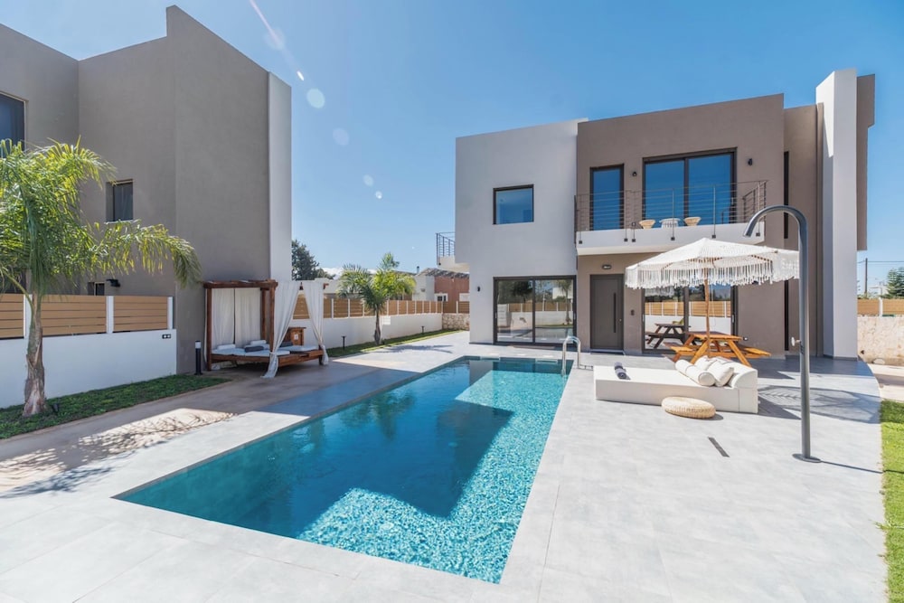 Private pool