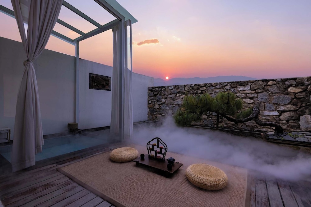 Private pool