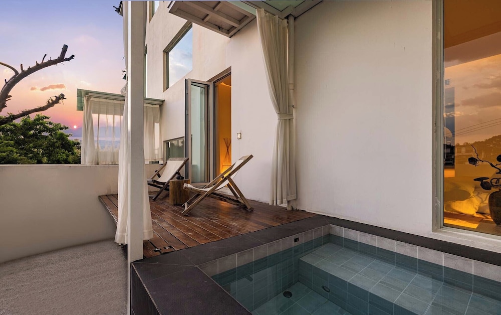 Private pool