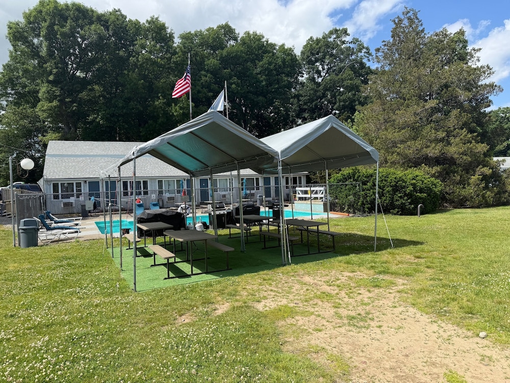 BBQ/picnic area