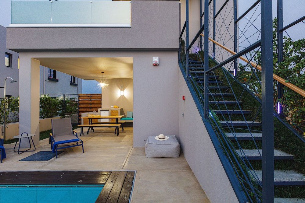 Private pool