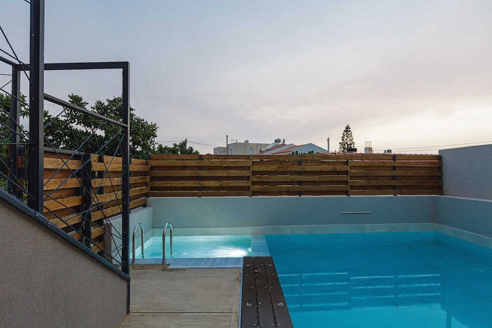 Private pool