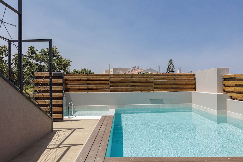 Private pool