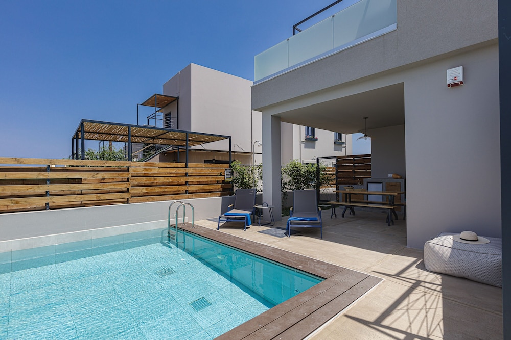 Private pool