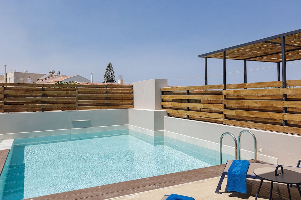Private pool