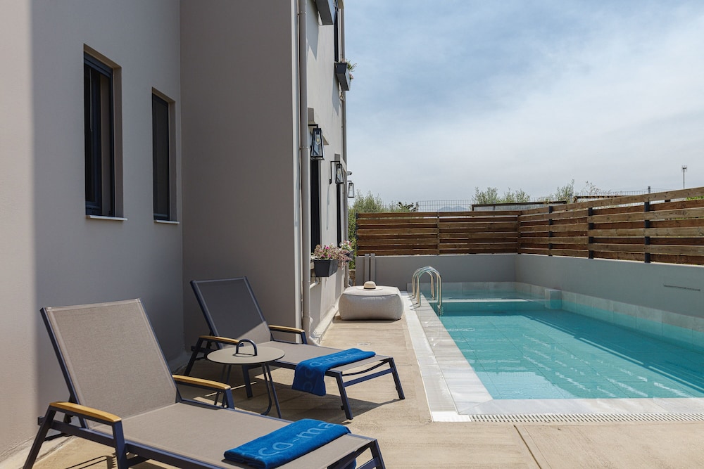 Private pool