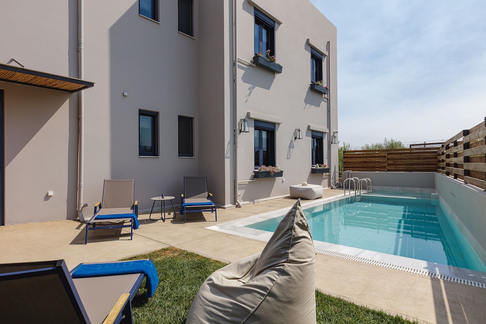 Private pool